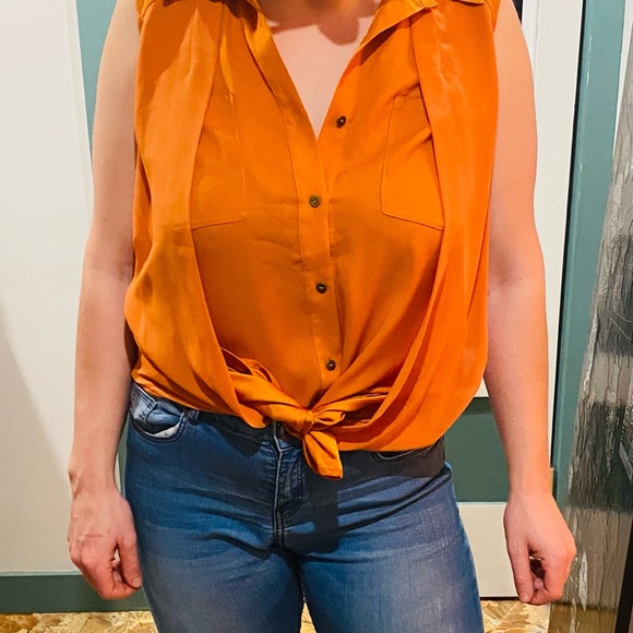 Chic, flowy, double layered button up burnt orange blouse by Kenneth Cole. - Picture 3 of 3